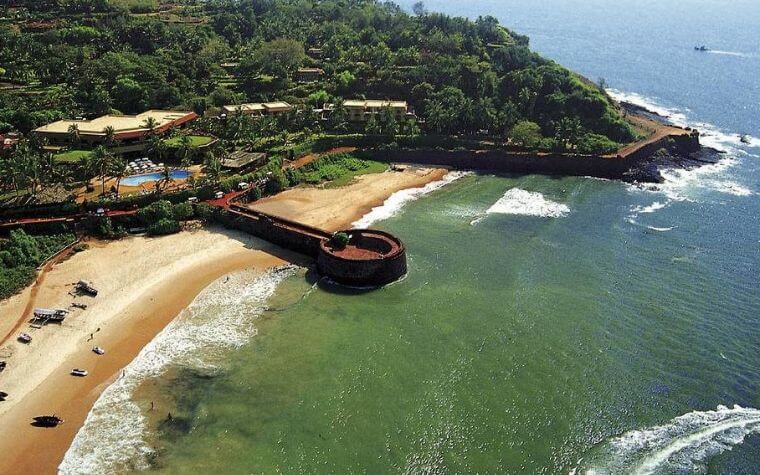 Candolim Beach – Clean, Calm, and Perfect For Relaxing