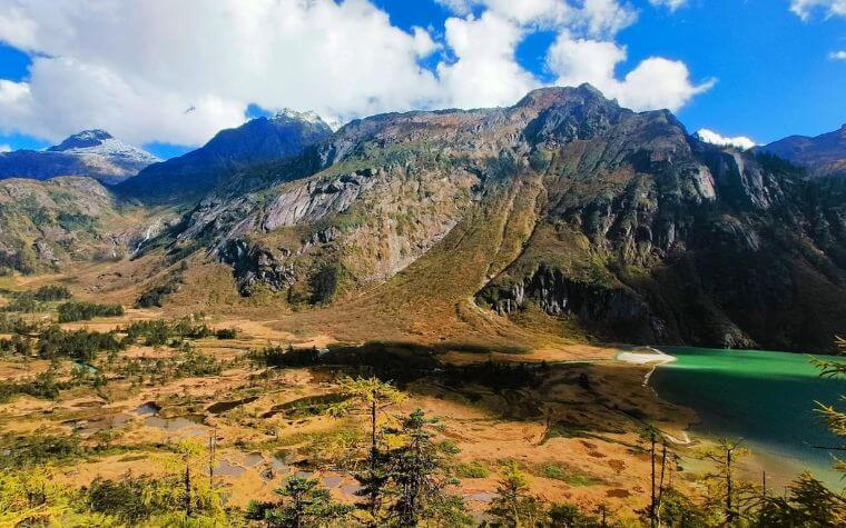 Natural Beauty of Aeyo Valley Explained in Detail